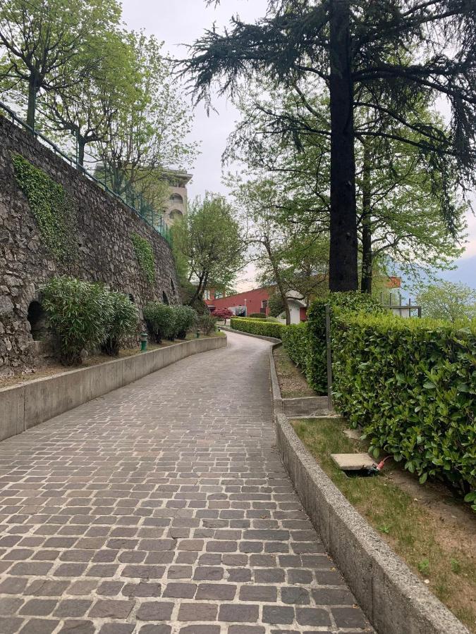 Appartamento Timeless Con Piscina E Tennis Valbrona Zewnętrze zdjęcie